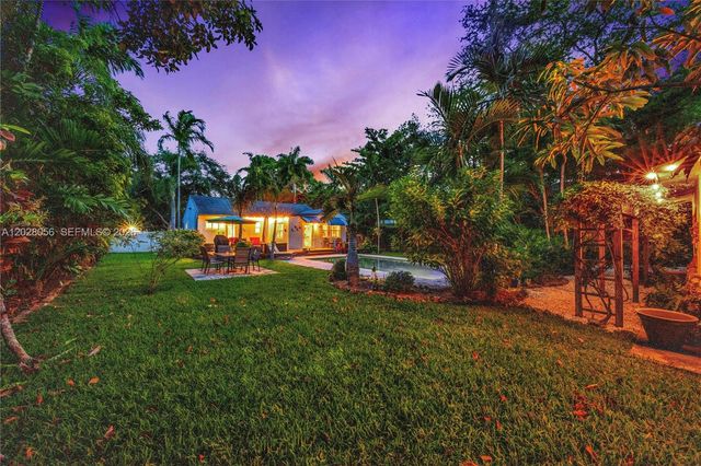 5825 SW 46th Ter, Miami, FL 33155