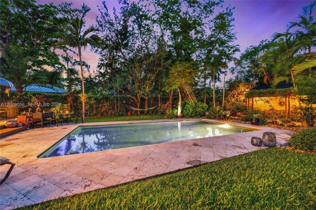 5825 SW 46th Ter, Miami, FL 33155