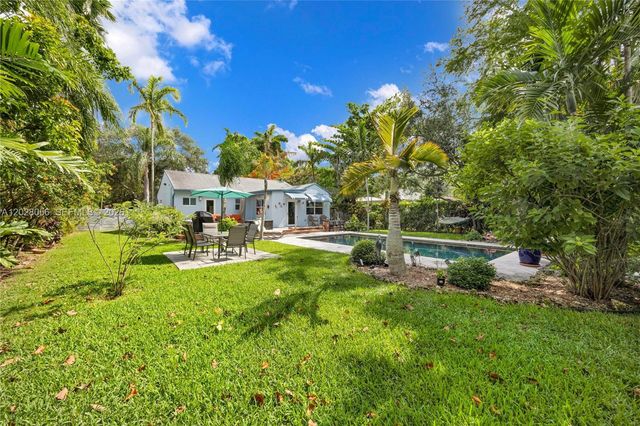 5825 SW 46th Ter, Miami, FL 33155