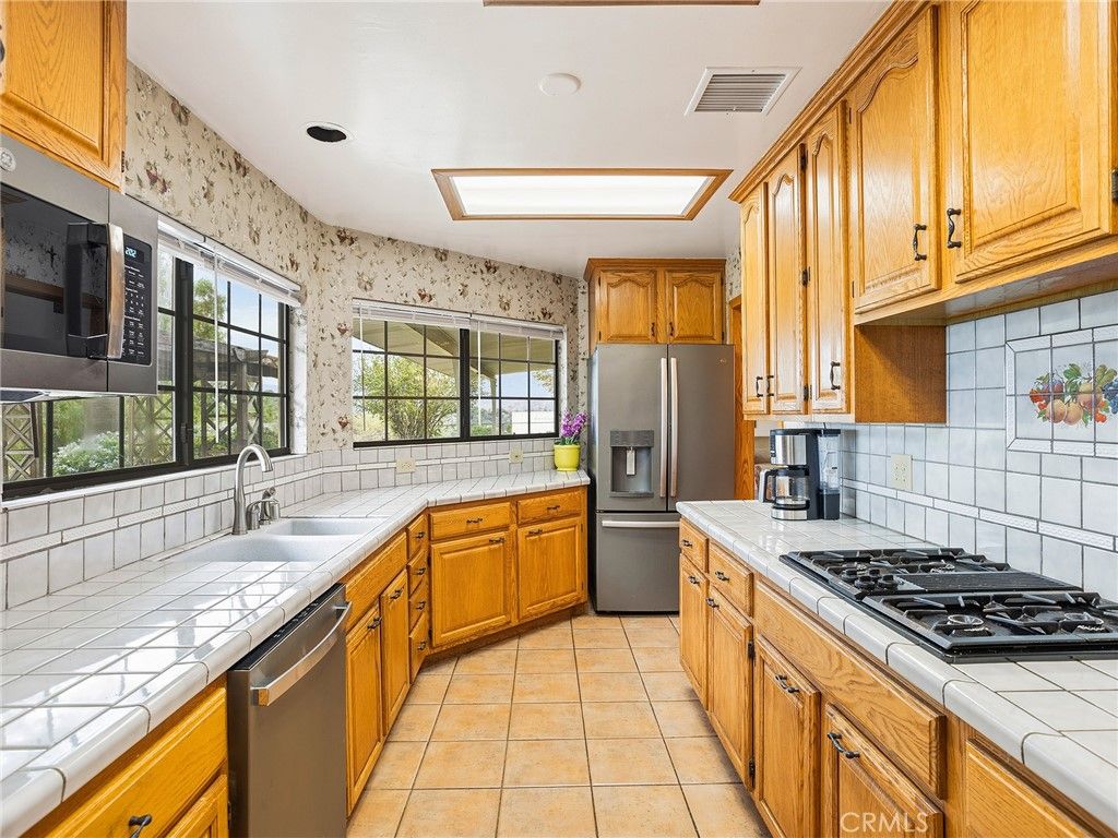 10170 Maude Avenue, Shadow Hills, CA 91040 — photo 5