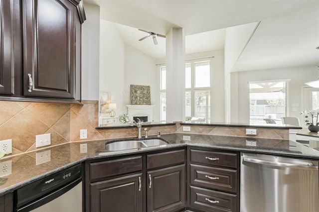 13607 Breakwater Path Loop, Houston, TX 77044