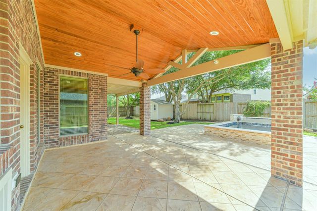13607 Breakwater Path Loop, Houston, TX 77044