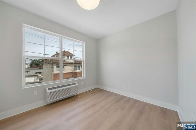 1 Center Street 302, Clifton, NJ 07011