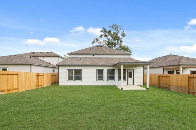 496 Shoreview Drive, Conroe, TX 77303