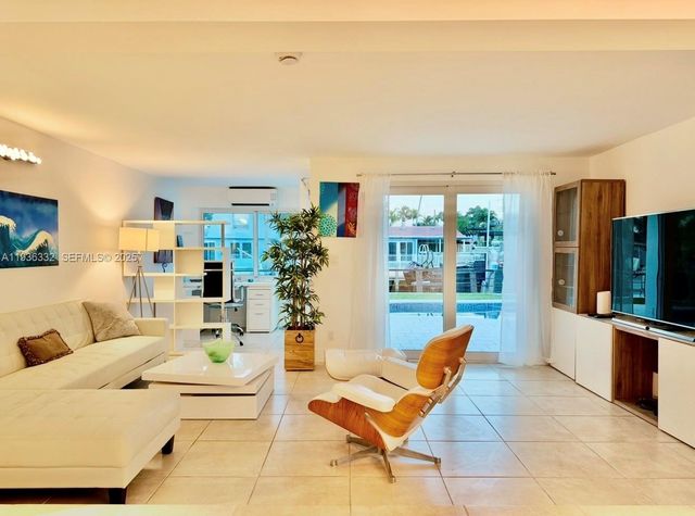 806 Argonaut Is 2, Dania Beach, FL 33004