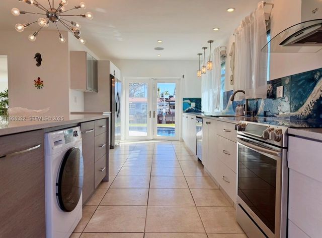 806 Argonaut Is 2, Dania Beach, FL 33004