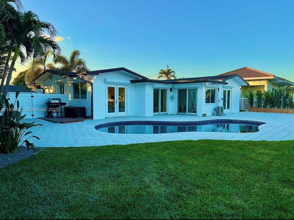 806 Argonaut Is 2, Dania Beach, FL 33004