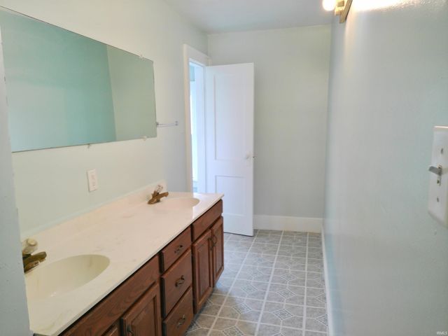 721 S Arnold Street, South Bend, IN 46619