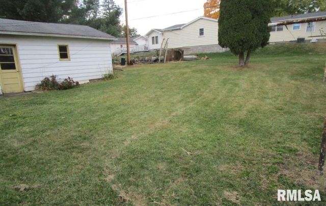 600 N 12TH Street, Clinton, IA 52732