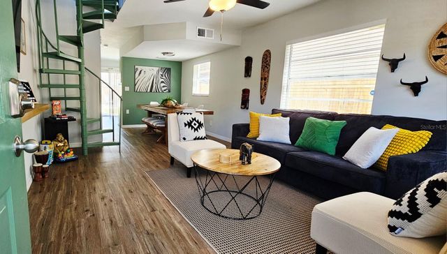 10213 N OJUS DRIVE, Tampa, FL 33617