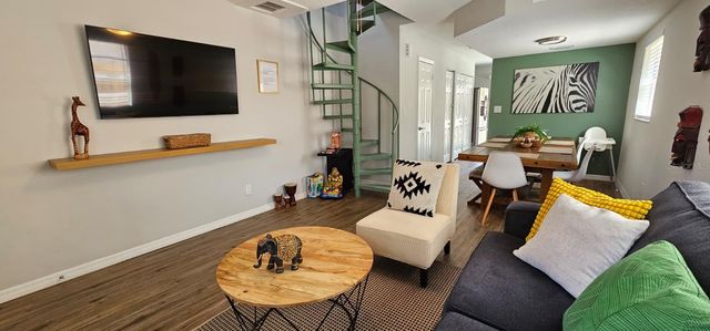 10213 N OJUS DRIVE, Tampa, FL 33617