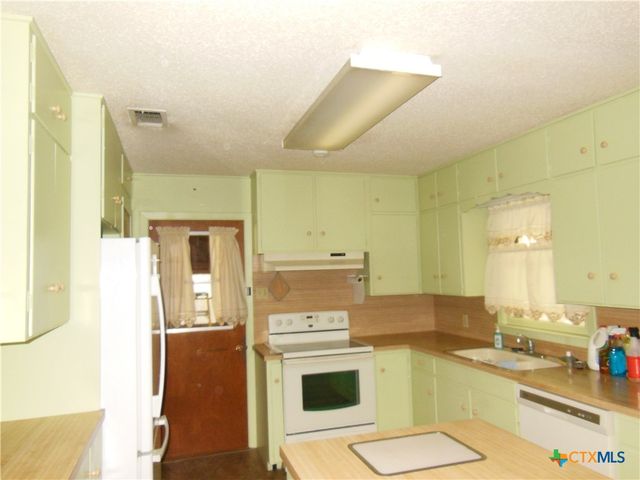391 Oakcrest, New Braunfels, TX 78130