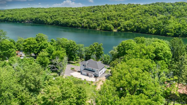 556 Lakes Road, Monroe, NY 10950