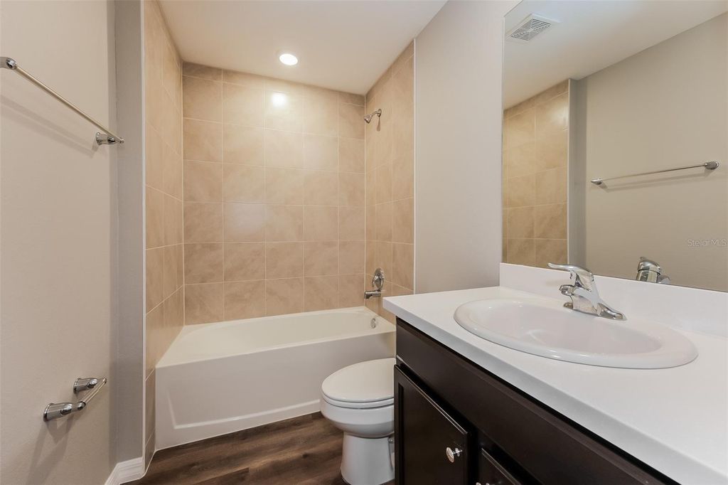 Image 14 of property listing at 3673 SHALIMAR TERRACE, North Port, FL 34286