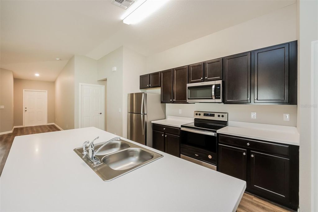 Image 6 of property listing at 3673 SHALIMAR TERRACE, North Port, FL 34286