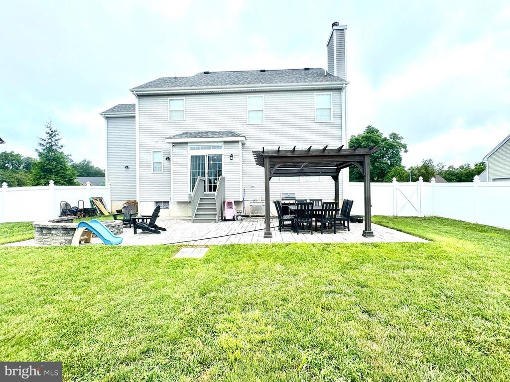 24 KELLER AVE, Cookstown, NJ 08511
