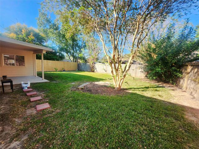 322 Windward Drive, League City, TX 77573