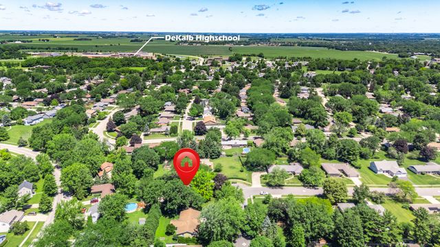 1311 Azalea Lane, Dekalb, IL 60115