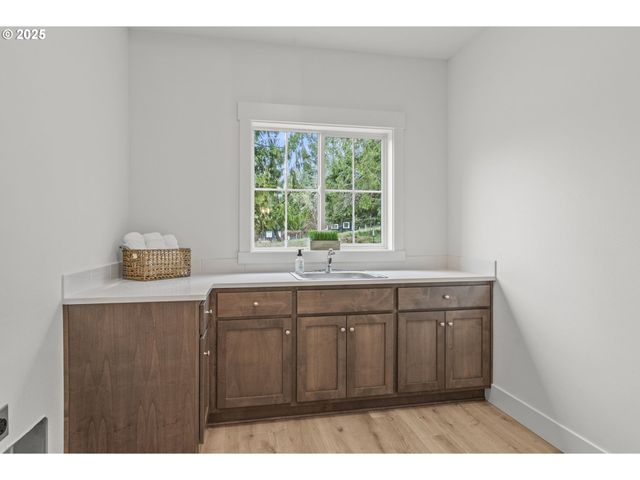 960 Paine Rd, Castle Rock, WA 98611