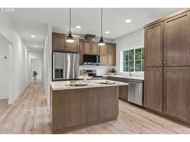 960 Paine Rd, Castle Rock, WA 98611