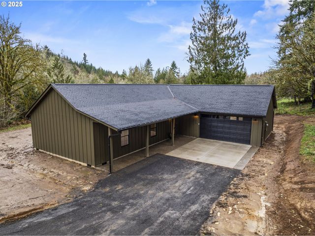 960 Paine Rd, Castle Rock, WA 98611
