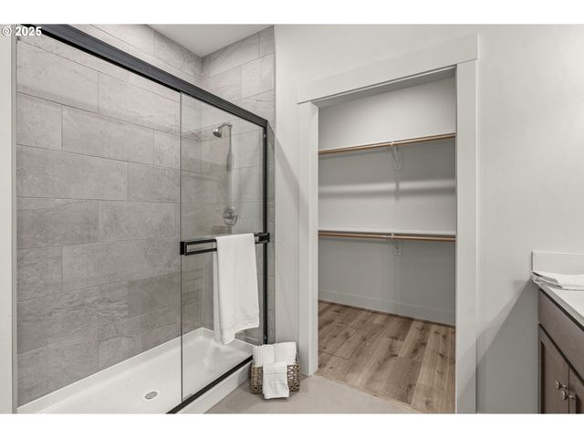 960 Paine Rd, Castle Rock, WA 98611