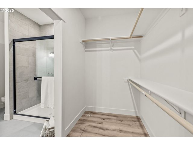 960 Paine Rd, Castle Rock, WA 98611