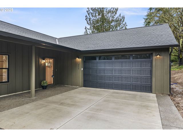 960 Paine Rd, Castle Rock, WA 98611