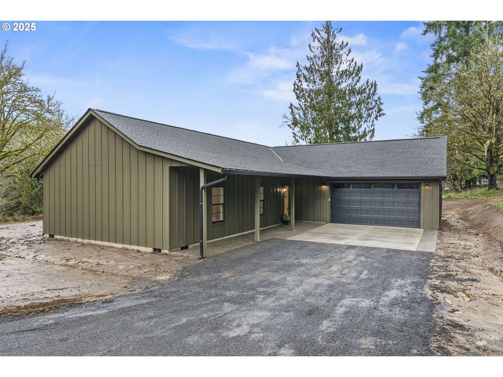 960 Paine Rd, Castle Rock, WA 98611