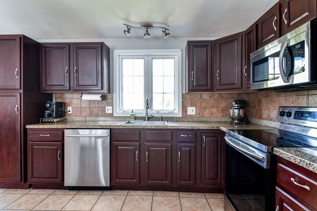 34 Oran Street, Worcester, MA 01605