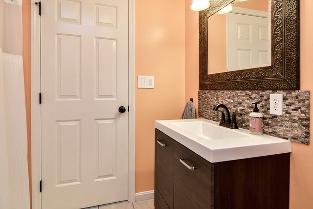34 Oran Street, Worcester, MA 01605