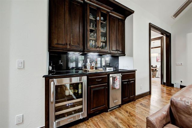 6716 Oak View Road, Edmond, OK 73025