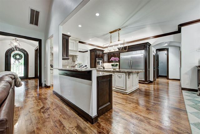 6716 Oak View Road, Edmond, OK 73025