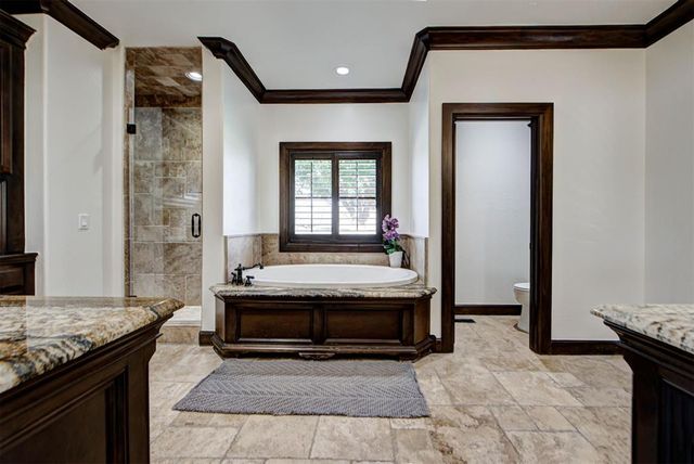 6716 Oak View Road, Edmond, OK 73025