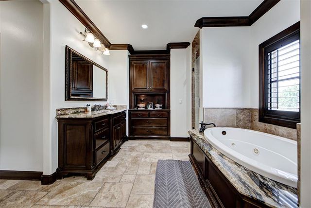 6716 Oak View Road, Edmond, OK 73025