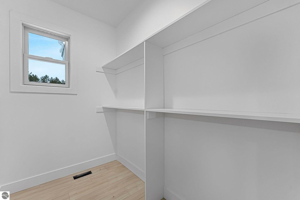 Image 12 of property listing at 1393 Killdeer Lane, Kingsley, MI 49649