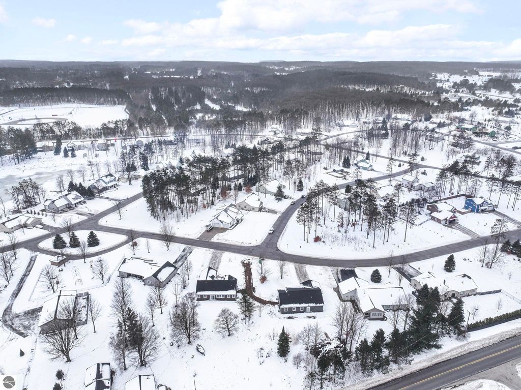 Image 39 of property listing at 1393 Killdeer Lane, Kingsley, MI 49649