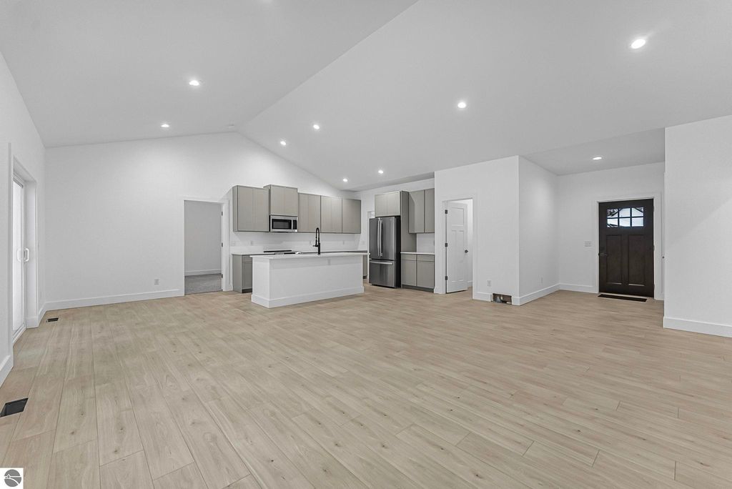 Image 8 of property listing at 1393 Killdeer Lane, Kingsley, MI 49649