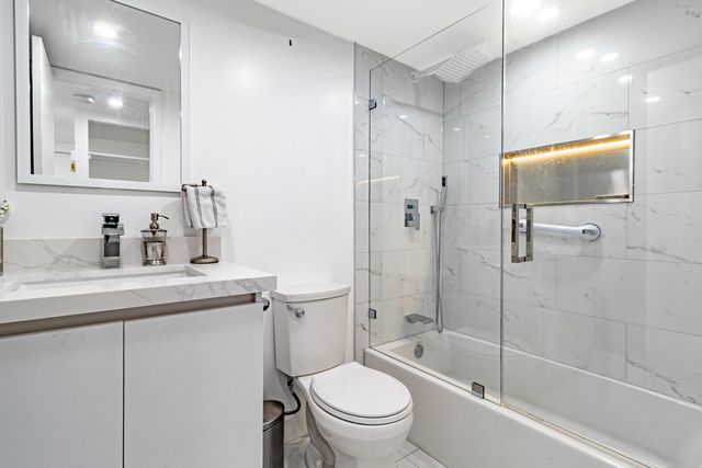 10331 Sunrise Lakes Boulevard 302, Sunrise, FL 33322
