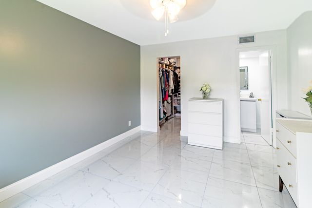 10331 Sunrise Lakes Boulevard 302, Sunrise, FL 33322
