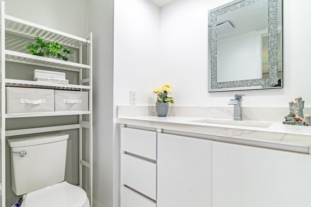 10331 Sunrise Lakes Boulevard 302, Sunrise, FL 33322