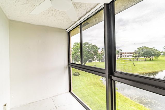 10331 Sunrise Lakes Boulevard 302, Sunrise, FL 33322