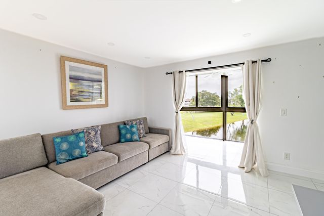 10331 Sunrise Lakes Boulevard 302, Sunrise, FL 33322