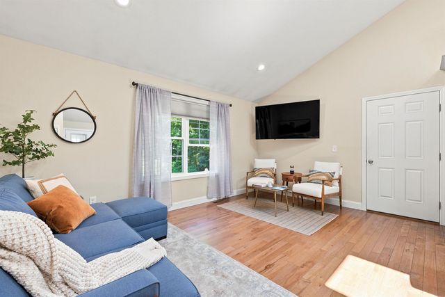 125 Walnut Hill Road, Derry, NH 03038