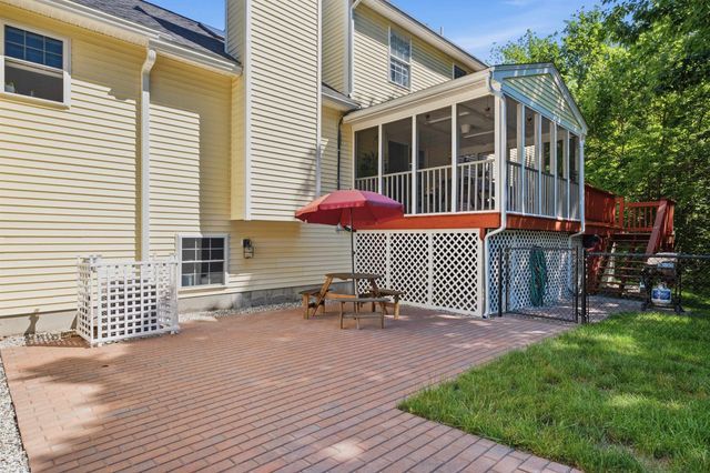 125 Walnut Hill Road, Derry, NH 03038