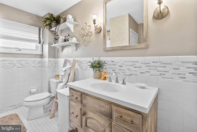 36 BEAVER DR, Barrington, NJ 08007