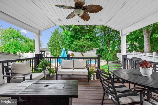36 BEAVER DR, Barrington, NJ 08007