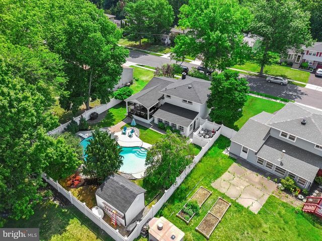 36 BEAVER DR, Barrington, NJ 08007