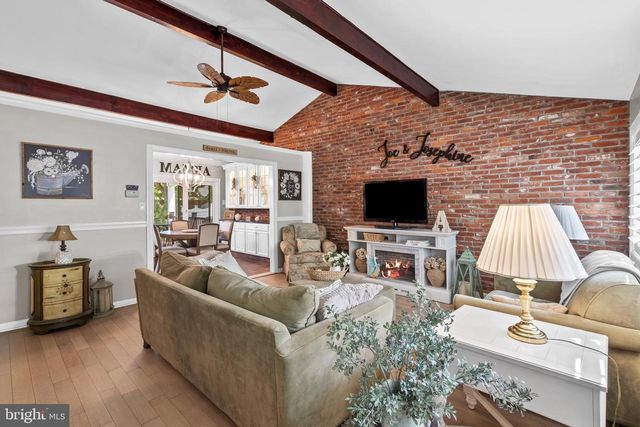 36 BEAVER DR, Barrington, NJ 08007