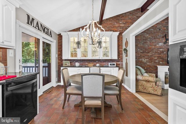 36 BEAVER DR, Barrington, NJ 08007